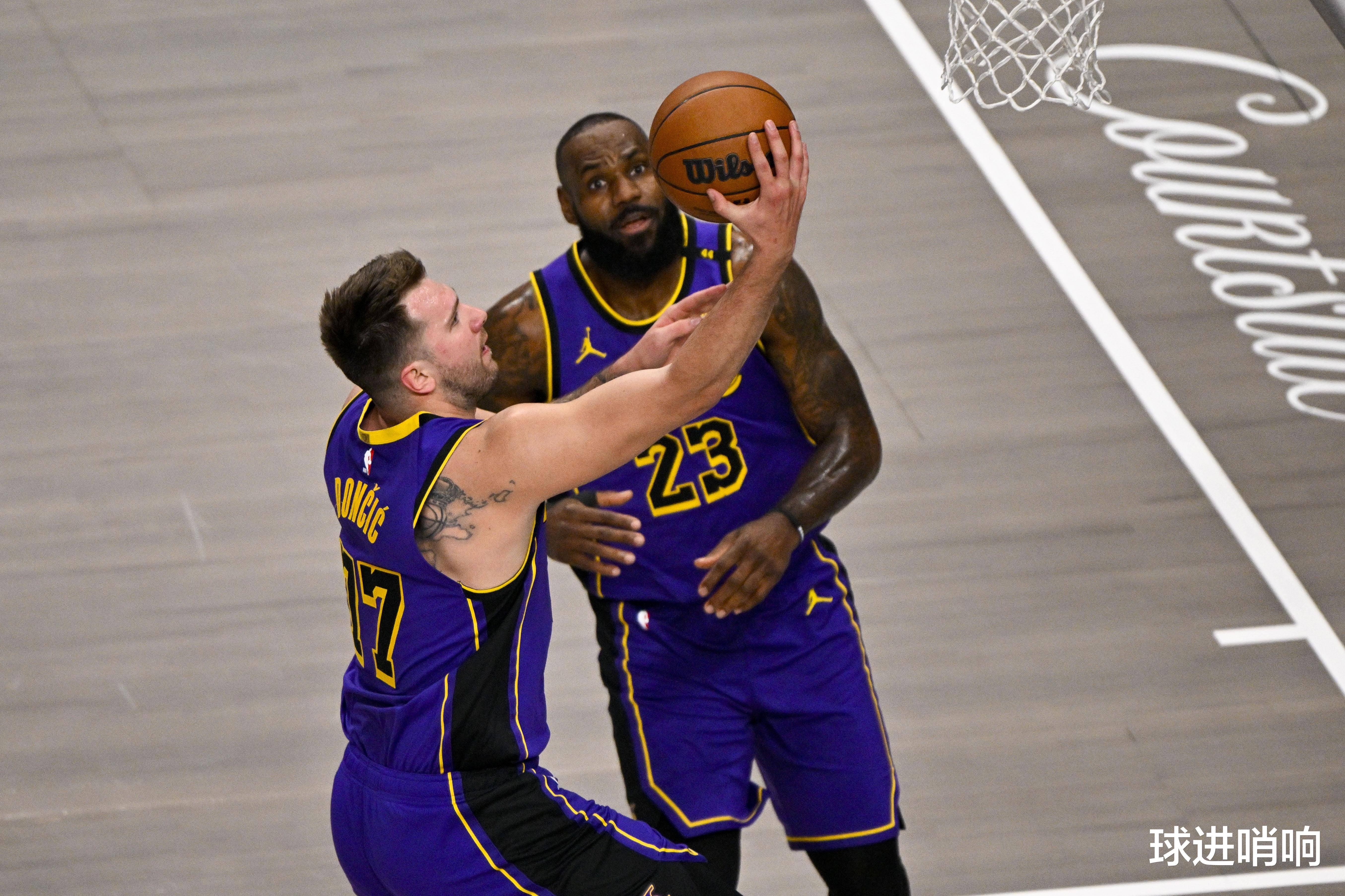 关于詹姆斯连续七场比赛得分超过突破纪录巴特勒在阿森纳比赛中势不可挡，现场解说直呼：转折点莱比锡强势反弹的信息